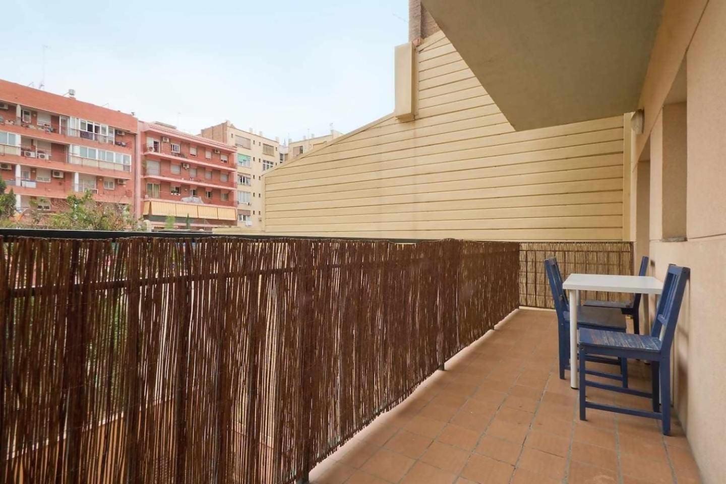 Comfortable 4 2bath W Balcony Appartement